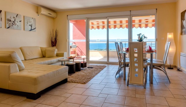 Vacation apartment/apartment for 6 guests with 102m² in Utjeha (29625)