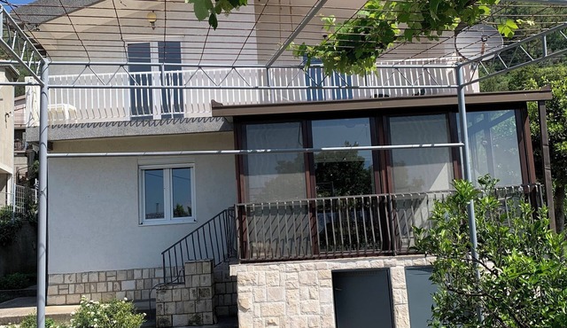 Vacation apartment in Montenegro. Quiet location near the sea. Welcome!