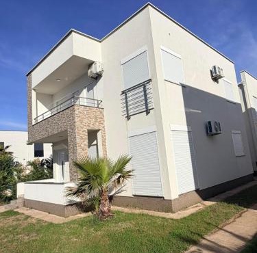 Veloura