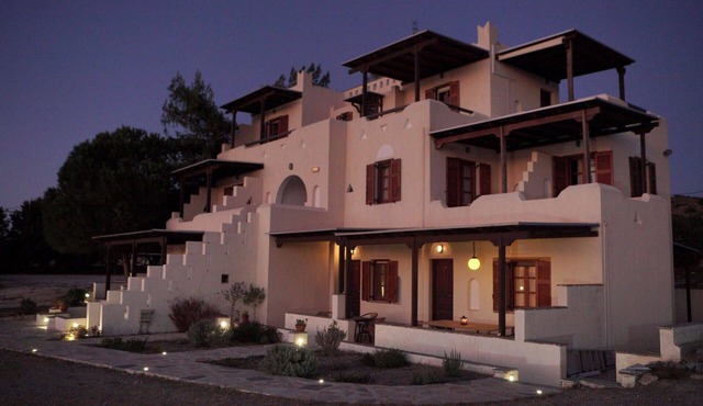 Venetian style villa with a majestic sunset and Aegean sea view. 200m from beach in Naxos