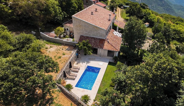 Verde 2Bdr Villa Brda in delightful hights of Petrovac