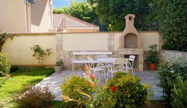 Veron Apartments