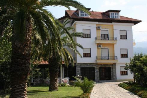 Vicky Rooms & Apartments in Limenas
