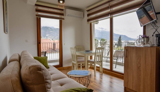 View Flat with Balcony 4 min to Beach in Bar