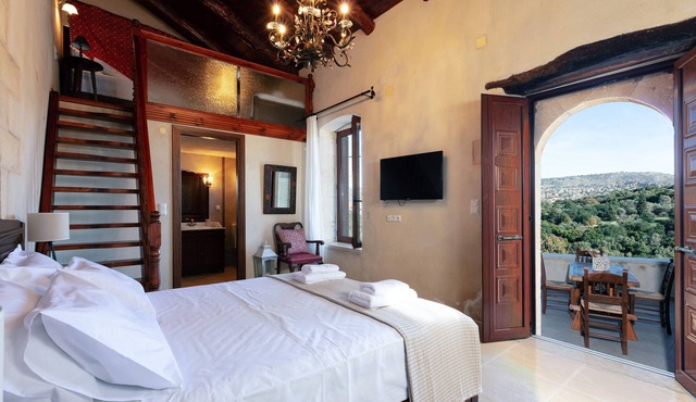 Vigdini Traditional House with hot tub in Karoti village in Karoti