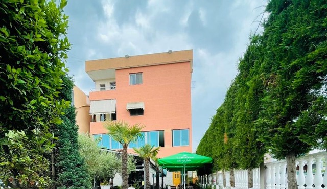 Vila 125 Apartments & Restaurant