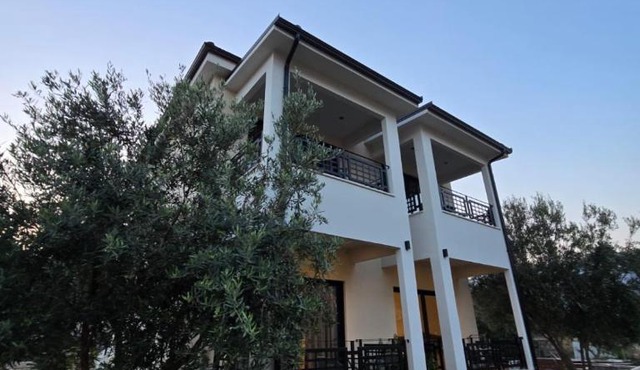 Vila Mana's in Himare