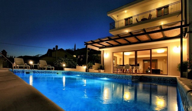 Villa 22 ,beautiful villa with a gorgeous view on Boka bay