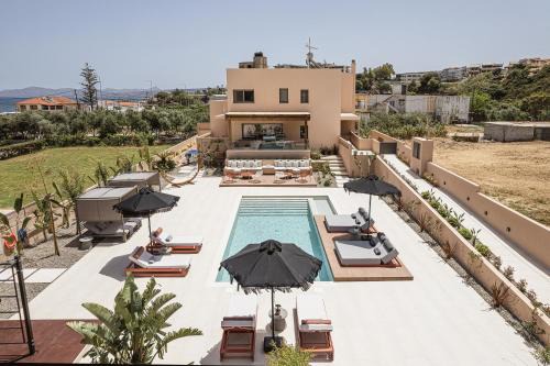 Villa Agali - "Free" heated pool & 70m to Sea! in Chania
