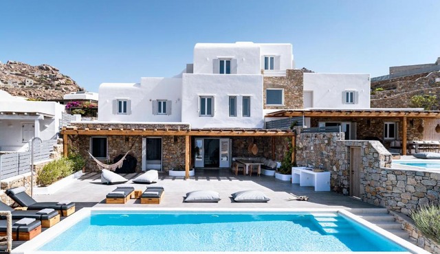 Villa Agapi, 2 min walk to the beach & heated pool, by Red Windmill Villas in Mykonos