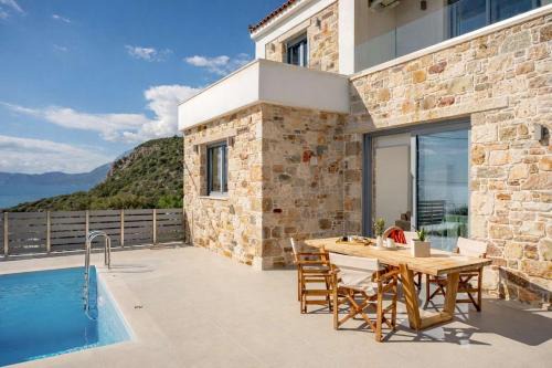 Villa Alexia - Private Pool & Panoramic Sea Views in Órmos Koumaíïkon