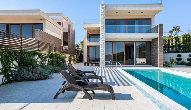 Villa Alfa with Pool