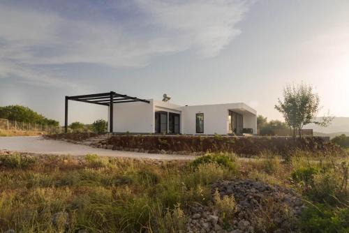 Villa Anicca, Meganisi