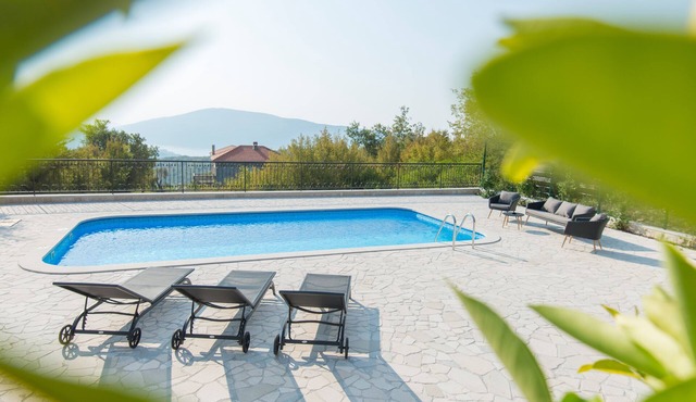 Villa Bell Air Podi - Secluded villa with a large pool, terrace and garden
