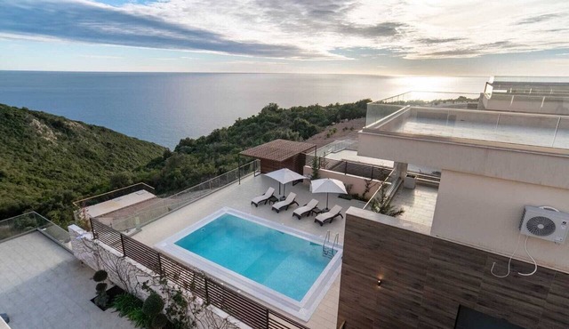 Villa Bianca with Private Pool, Sauna & Spa in Krimovica, Budva Riviera