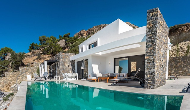 Villa Daniela luxurius villa with private pool and sea view in Koutsounari