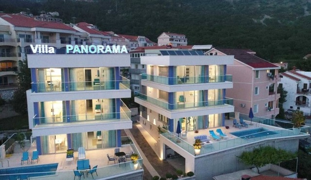 Villa Danika with Pool with 6 Bedrooms