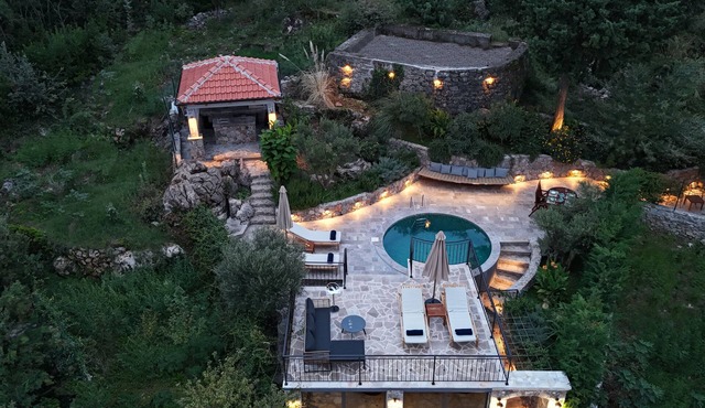 Villa Diamonte - Ancient Stones, New Horizons