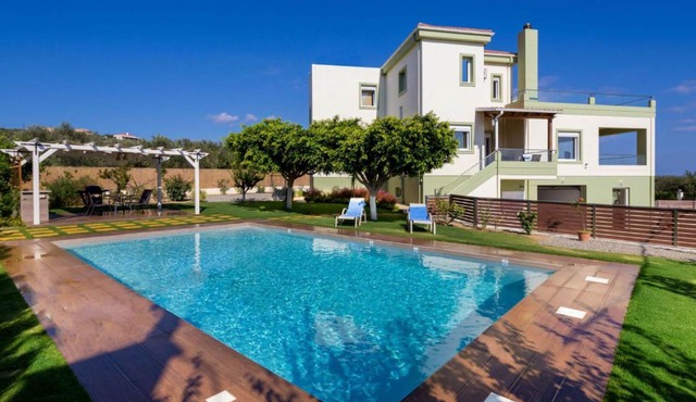 Villa Dimokratia in Platanias