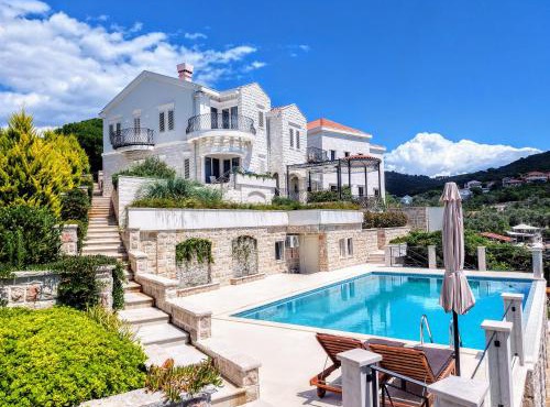 Villa Divari Mirista
