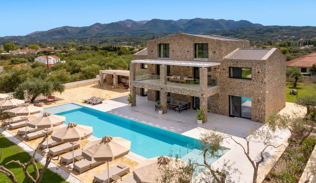 Villa Elaiodendro by Villa Plus