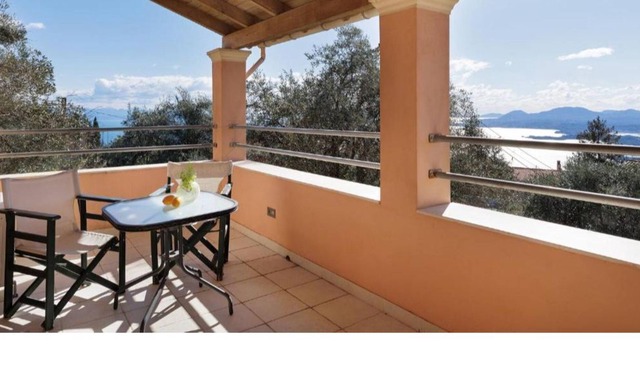 Villa 'Elia' with Sea View, Wi-Fi and Air Conditioning