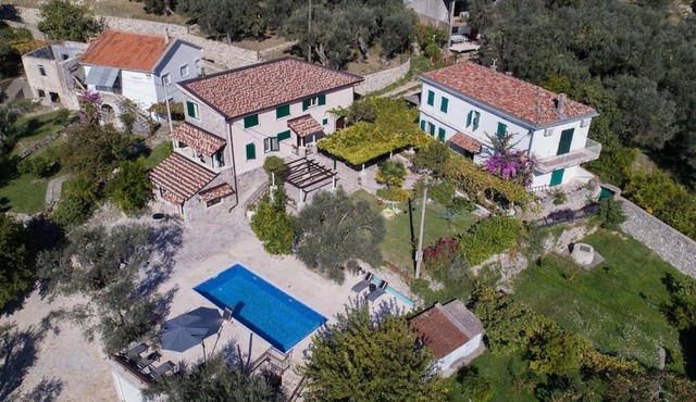 Villa Ella