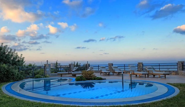 Villa Erato/Private Paradise with heatable Pool & Sea View. in Koutouloufari