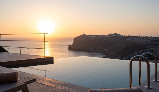 Villa Eunomia, 2 BDR, Wonderful Seaviews, Private Pool, Santorini