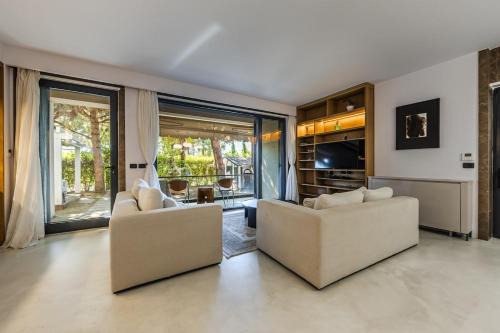 Villa Flamingo 4BR Retreat in Valamar Residence by PikHost