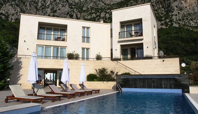 Villa Hedonism, (Possibility for a long-term bookings on a special conditions)
