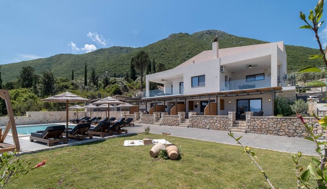Villa 'Ioni 2' with Sea View, Wi-Fi and Air Conditioning
