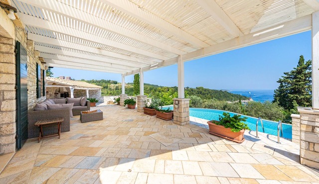 Villa 'Iremia Antipaxos' with Sea View, Wi-Fi and Air Conditioning