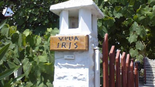 Villa Iris in Nea Vrasna