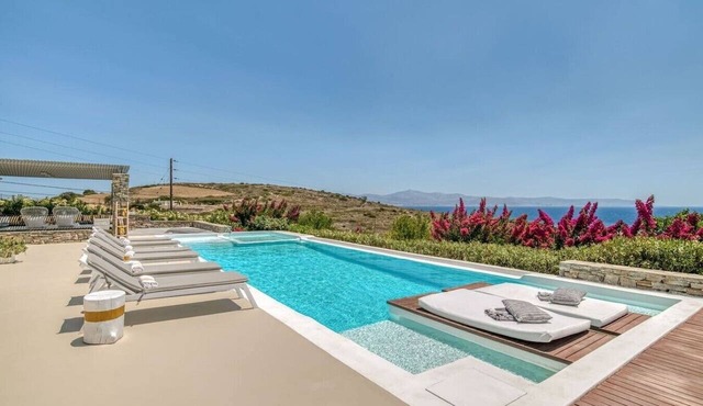 Villa La Magnifique - The best view in Naousa