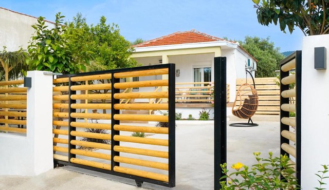 Villa lemon leaf