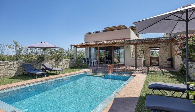 Villa Lemonia - Two Bedroom Villa, Sleeps 4 in Platanias