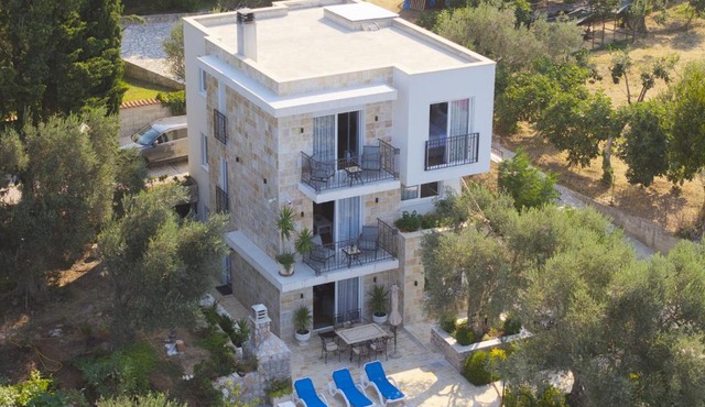 Villa Lokanda - Exclusive Luxury stone Villa with infinity Pool