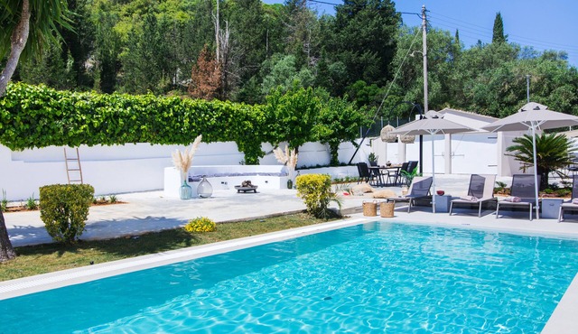 Villa Maison Mata with swimming pool