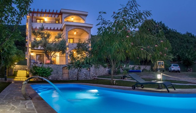 Villa Marco Polo with swimming pool