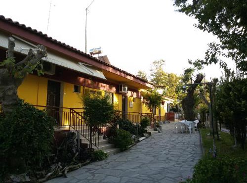 Villa Maria Apartments in Polychrono