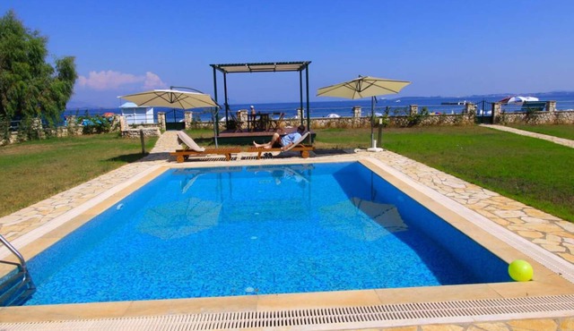 Villa Mechet- Beachfront in Mparmpati
