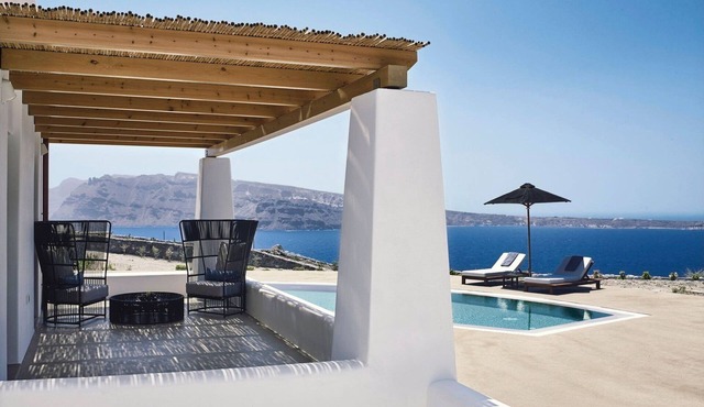 Villa Meliora, Divine Sunset & Sea Views, Private Pool, Furnished Terrace, Oia