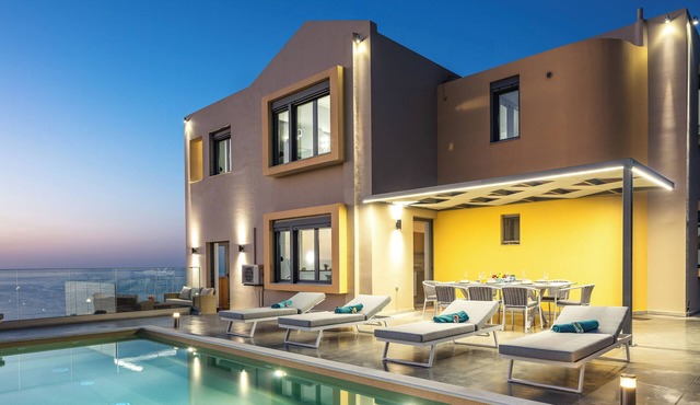 Villa mit Unglaublichem Blick auf das Meer und die Berge in Karoti
