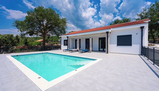 Villa Montenegrina w/private pool in Peaceful Scenary