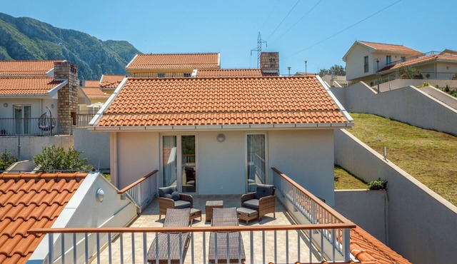Villa Nenad - Three Bedroom Villa, Sleeps 6