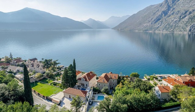 Villa Olivera - Seven Bedroom Villa, Sleeps 16
