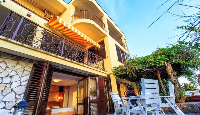 Villa on the first line with a private pool