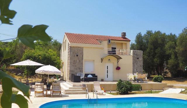 Villa Paraiso with Pool