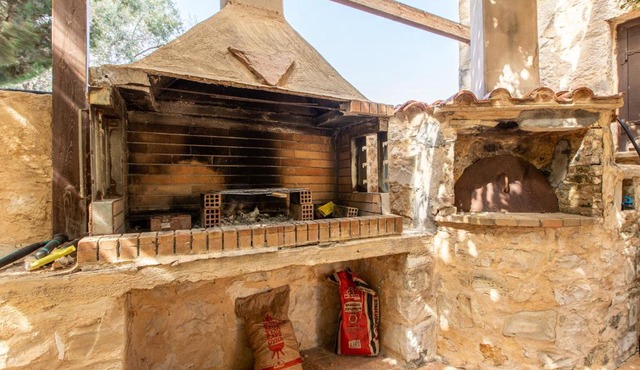 Villa Penelope Stone Retreat with Pool in Crete in Douliana